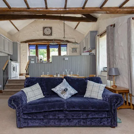 Mill Barn 2 Bedrooms بيت للعطل *