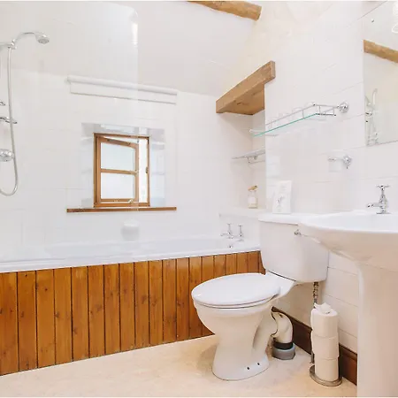Mill Barn 2 Bedrooms برامبتون