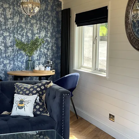 Mill Barn 2 Bedrooms * 布兰普顿